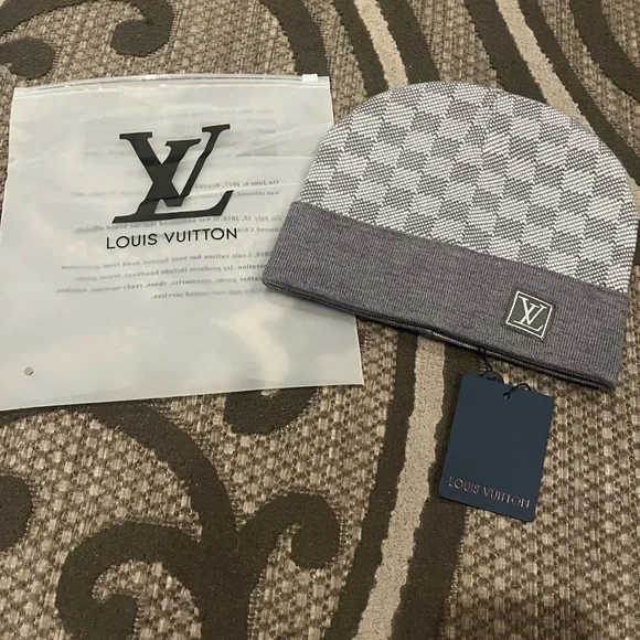 Louis Vuitton Gray Checker Knit Beanie with LV Plaque - Picture 1 of 4